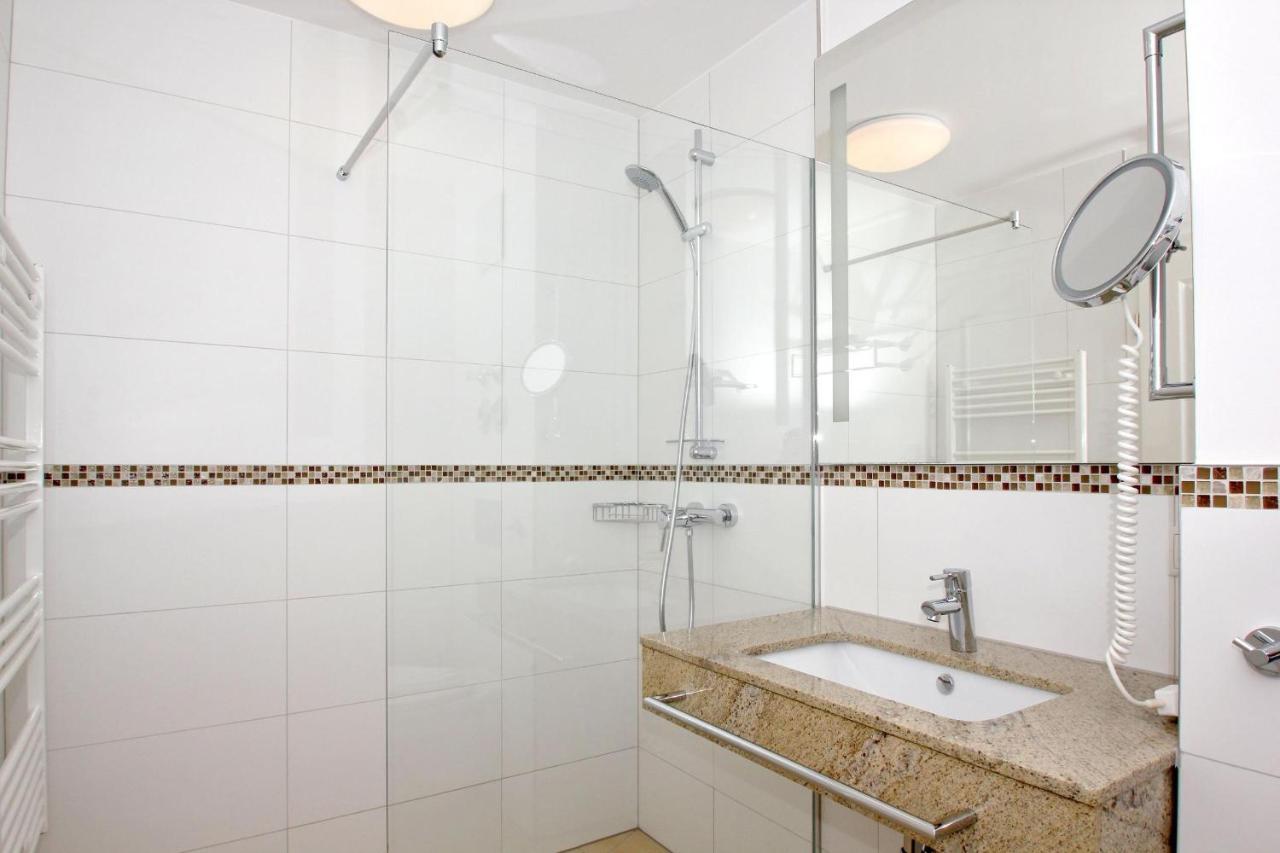 Strandnahe Fewo Mit Terrasse, Gratis Nutzung Vom Ahoi Erlebnisbad Und Sauna In Sellin - Rex Rugia Fewo 11-3 Lobbe Exterior photo